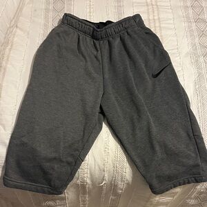 Nike mens Charcoal Gray shorts  small